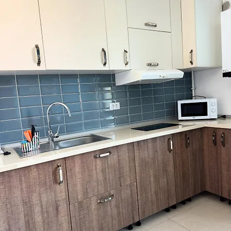 Lira إيفوري نورد