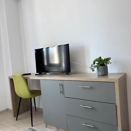 Lira Apartment *