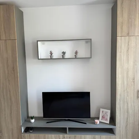 Apartment Lira *