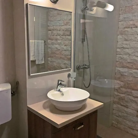 Apartment Lira *